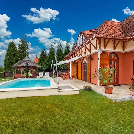 Holiday Home Balatonbereny - Balaton 18099 *